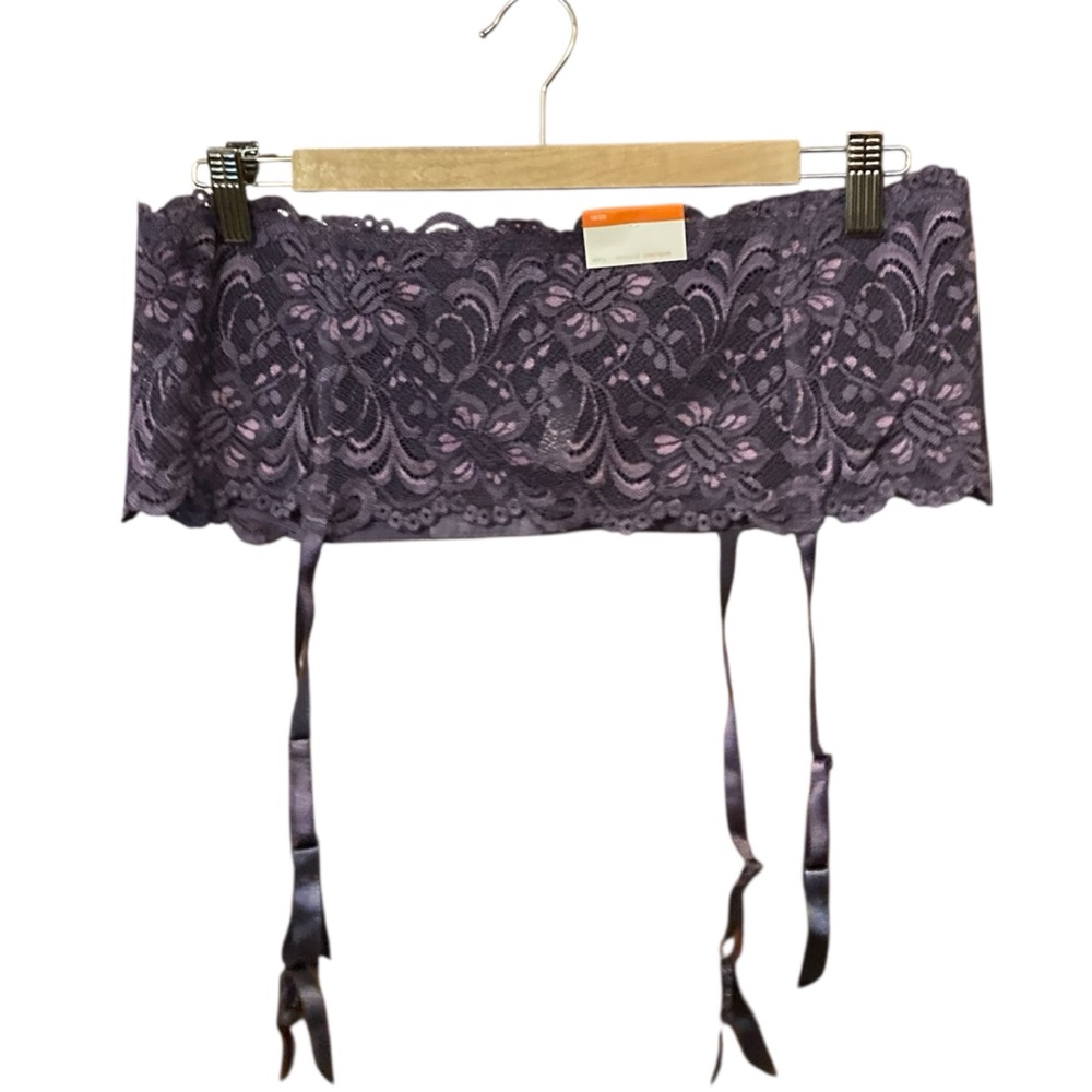 Cacique 18/20 NWT Purple Lace Garter Belt with Adjustable Straps Lane Bryant